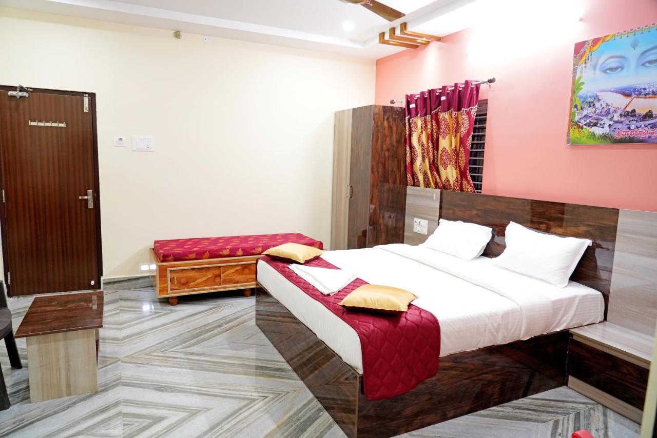 Devansh Bhanu Residency DBR Srikalahasti Dış mekan fotoğraf