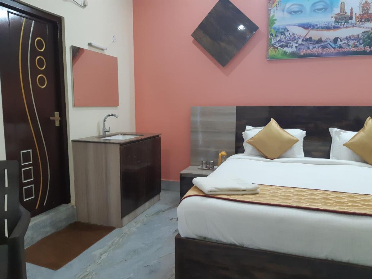 Devansh Bhanu Residency DBR Srikalahasti Dış mekan fotoğraf